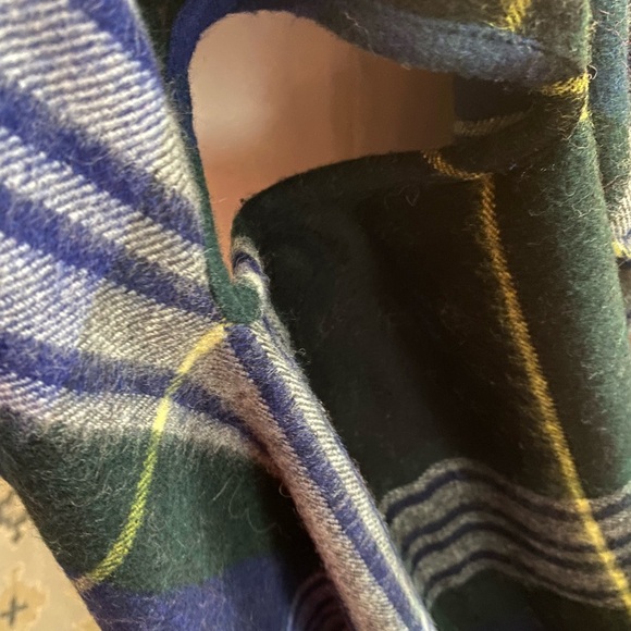 J.Crew black watch plaid wrap scarf 🖤💚💛 - Picture 6 of 15